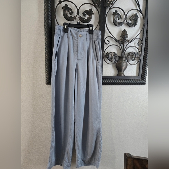 Madewell The Neale Wide-Leg Pleated Trousers In Color Overcast - Picture 4 of 8